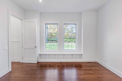 Welcome to 166 Ferry Rd, a luxurious black and white batten - photo 13