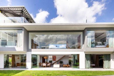 Ultimate Comfort and Relaxation in this Spacious Villa - photo 1