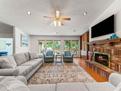 Amazing Lk Cortez WATERFRONT one-story home w/Custom Cherry - photo 18
