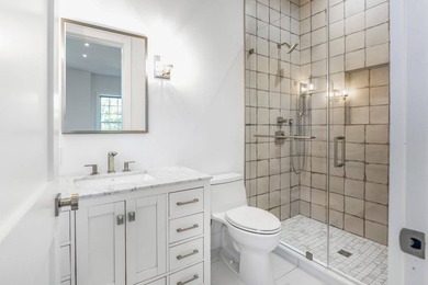 Welcome to 166 Ferry Rd, a luxurious black and white batten - photo 24