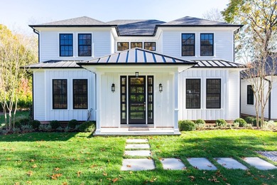 Welcome to 166 Ferry Rd, a luxurious black and white batten - photo 30