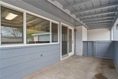 Welcome to 913 Pyramid Dr., a spacious and versatile home - photo 6