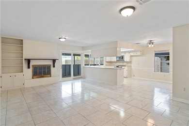 Welcome to 913 Pyramid Dr., a spacious and versatile home - photo 9