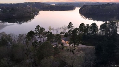 A gorgeous Lake Tuscaloosa water front home being sold FULLY - photo 2