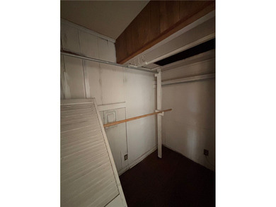 Welcome to your next investment opportunity! This 4-bedroom - photo 5