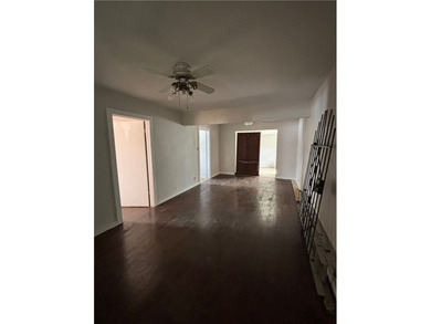 Welcome to your next investment opportunity! This 4-bedroom - photo 6