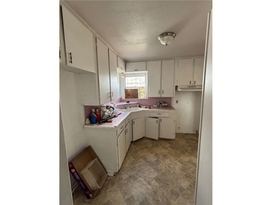 Welcome to your next investment opportunity! This 4-bedroom - photo 7
