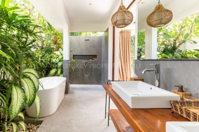 Ultimate Comfort and Relaxation in this Spacious Villa - photo 14