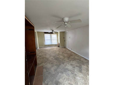 Welcome to your next investment opportunity! This 4-bedroom - photo 8