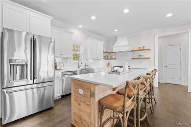 A gorgeous Lake Tuscaloosa water front home being sold FULLY - photo 8
