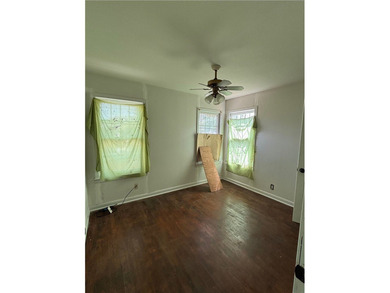Welcome to your next investment opportunity! This 4-bedroom - photo 9