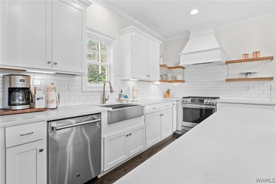 A gorgeous Lake Tuscaloosa water front home being sold FULLY - photo 9