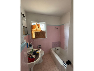 Welcome to your next investment opportunity! This 4-bedroom - photo 10