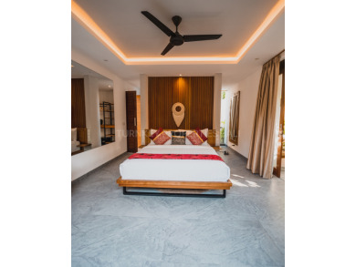 Ultimate Comfort and Relaxation in this Spacious Villa - photo 12