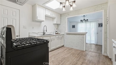 LIVE IN ONE, RENT THE OTHER!! 2 Homes + Large LOT + INCOME - photo 26