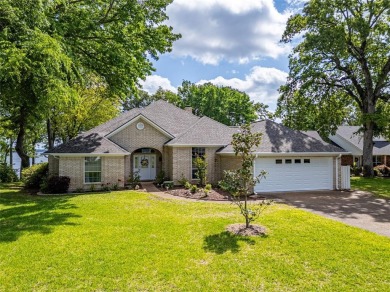 Lake Home For Sale in Frankston, Texas