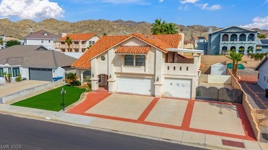 Beautiful custom-built family home designed for both comfort & - photo 4