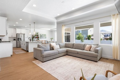 ***OPEN HOUSE SAT 7/25 1-3P*** Welcome home to this spacious - photo 3