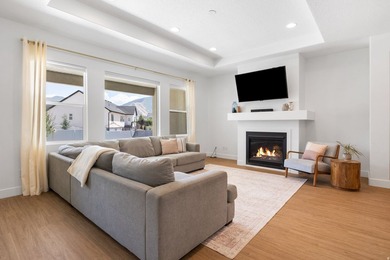 ***OPEN HOUSE SAT 7/25 1-3P*** Welcome home to this spacious - photo 5