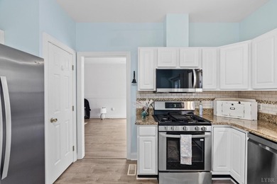 Welcome to 1132 Jamesview Dr, a turn-key oasis offering a rare - photo 12