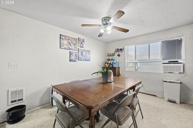 Great investment opportunity! Newer duplex built in 2002. Each - photo 13