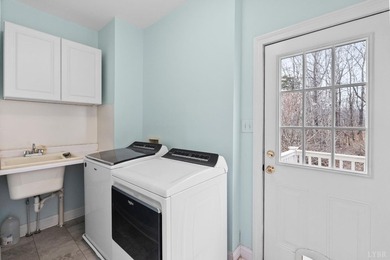 Welcome to 1132 Jamesview Dr, a turn-key oasis offering a rare - photo 14