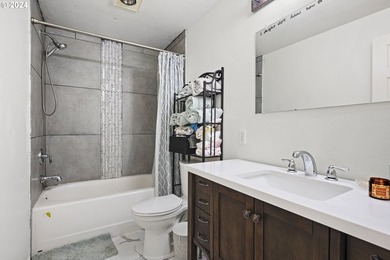 Great investment opportunity! Newer duplex built in 2002. Each - photo 15