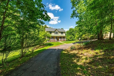 Welcome to 1132 Jamesview Dr, a turn-key oasis offering a rare - photo 27