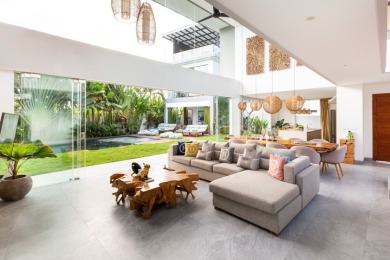 Ultimate Comfort and Relaxation in this Spacious Villa - photo 2