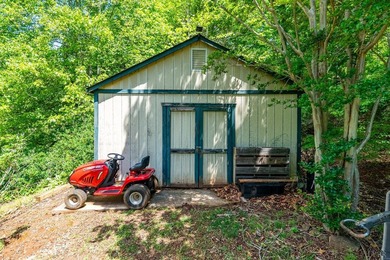 Welcome to 1132 Jamesview Dr, a turn-key oasis offering a rare - photo 31
