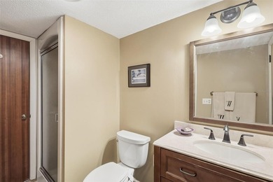 LOCATION, LOCATION, LOCATION! This spacious 4 Bedroom, 3 Bath - photo 31