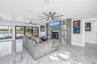Where Open Water Views Meet Privacy

Positioned at the very - photo 3