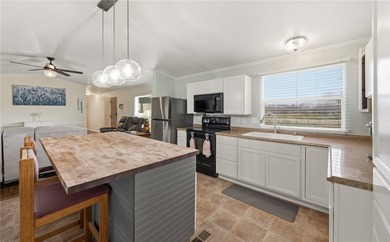 Beautifully Remodeled 3-Bedroom, 2-Bath Manufactured Home on Two - photo 9