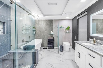 Where Open Water Views Meet Privacy

Positioned at the very - photo 10