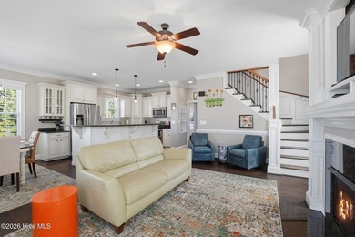 Discover this exceptional custom-built cottage-style retreat - photo 4