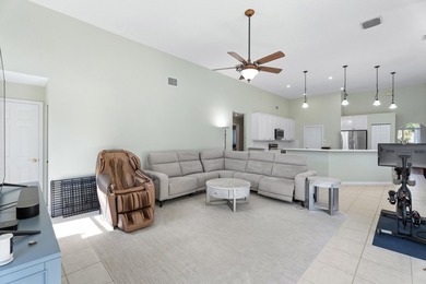 Beautiful & Spacious 4 bed/3 bath 3 car garage POOL home in the - photo 16