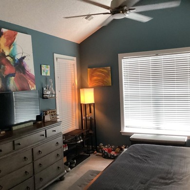 If its space you need, then here's your home. 4 bedrooms with 4 - photo 25