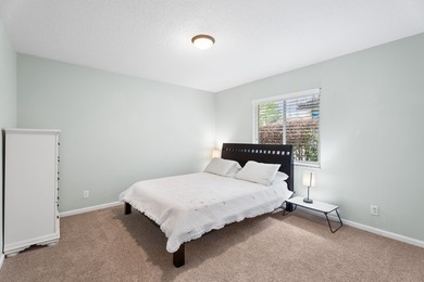 Beautiful & Spacious 4 bed/3 bath 3 car garage POOL home in the - photo 25