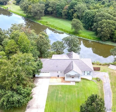 Welcome to your dream lake retreat! This beautifully renovated - photo 2