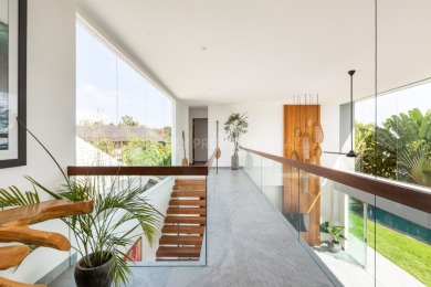 Ultimate Comfort and Relaxation in this Spacious Villa - photo 7