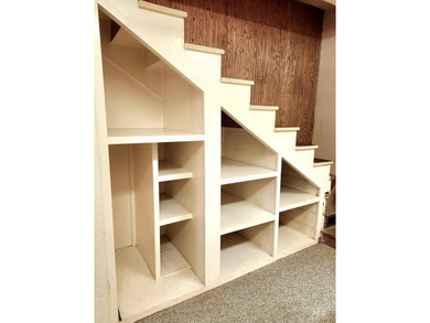 This Nampa charmer has so much to offer - beautiful custom