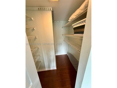 Well maintained first floor condo, move in ready. Spacious - photo 8