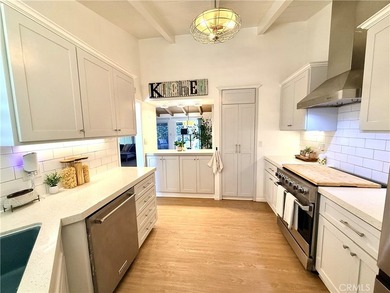 Beautifully updated single story home in a prime location - photo 12