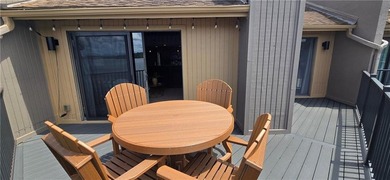 REDUCED! Lake of the Ozarks: Updated top floor condo at the 10mm - photo 15