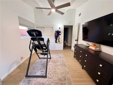 Beautifully updated single story home in a prime location - photo 18
