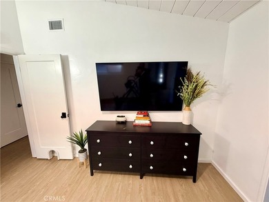 Beautifully updated single story home in a prime location - photo 20