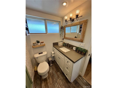 Beautifully updated single story home in a prime location - photo 31