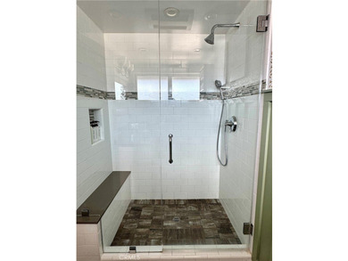 Beautifully updated single story home in a prime location - photo 32