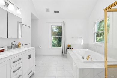 Welcome to 532 Blank Lane-an elegant and fully renovated retreat - photo 16