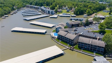 TOP-FLOOR WALK-IN WITH A VIEW! This Harbor Point condo checks - photo 28